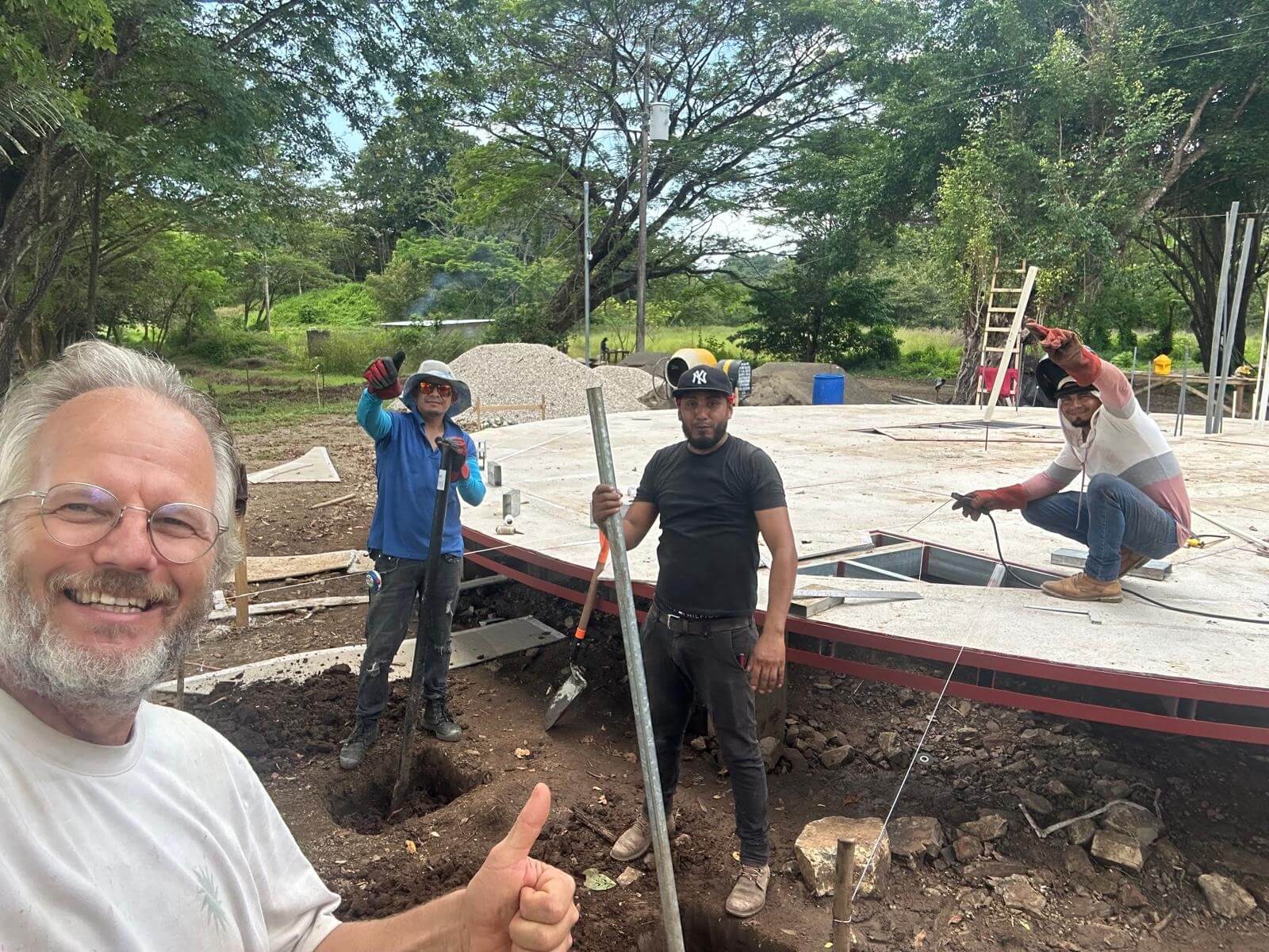 building a house in Costa Rica